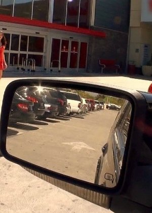 Молодая женщина модельной внешности быстро согласилась на секс за наличные